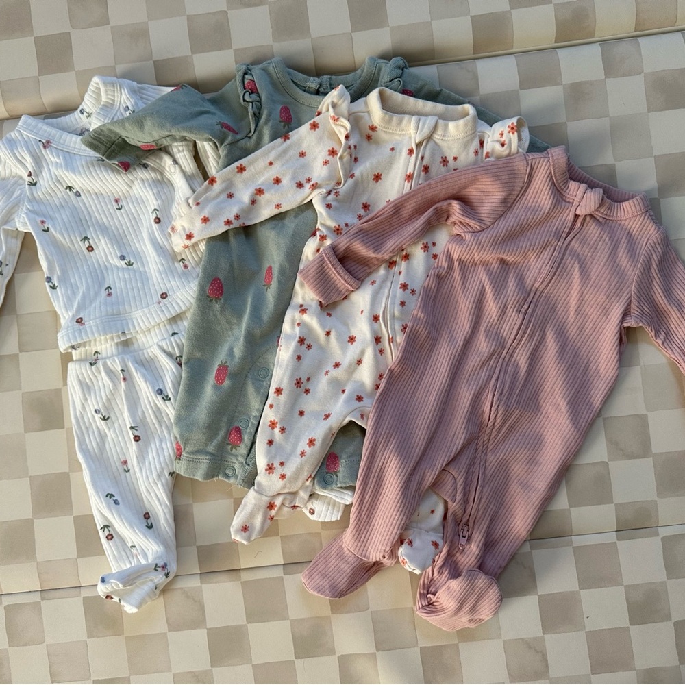 Newborn Lot - Picture 2 of 4